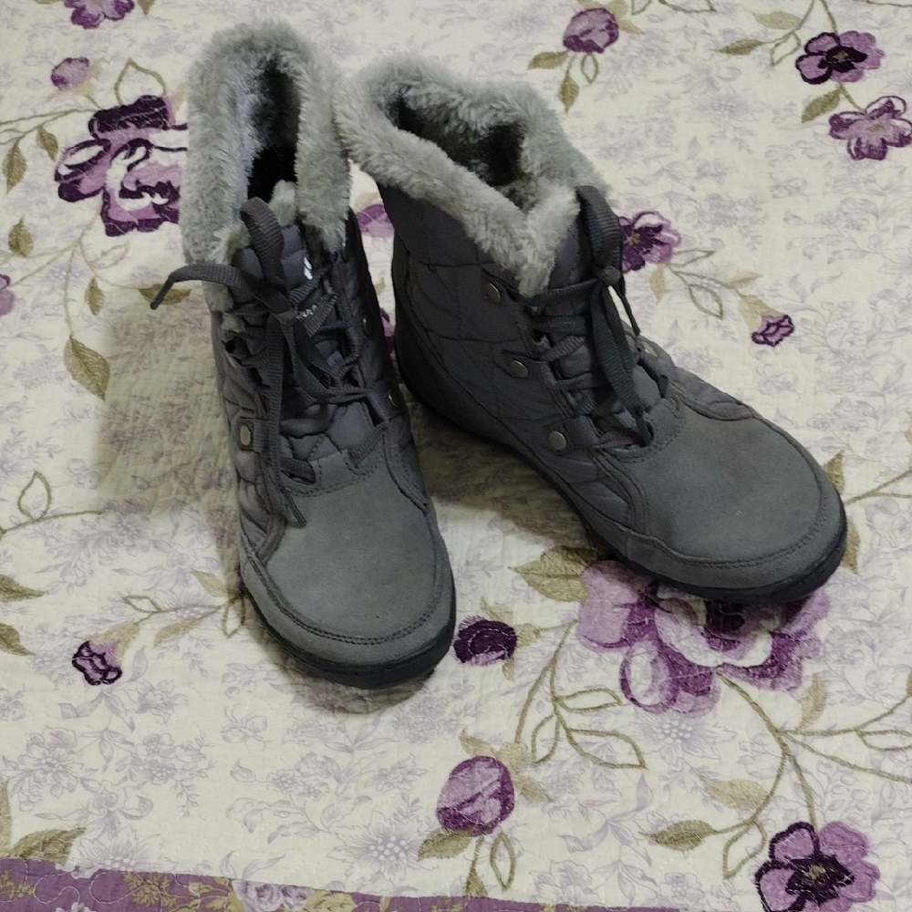 Columbia Gray Faux-Fur Winter Lace-Up Ankle Boots
